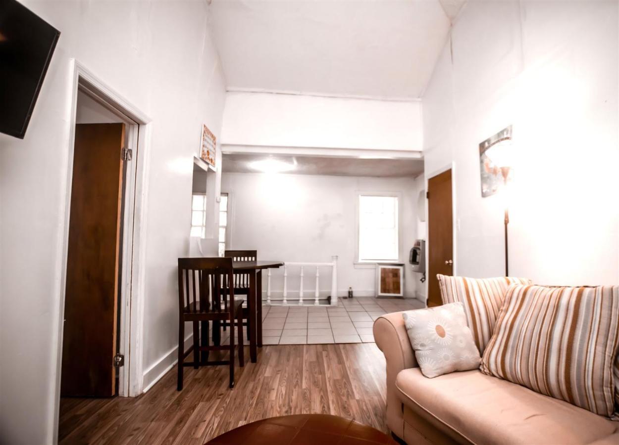 Tuskegee Historic Hill Apt1 מראה חיצוני תמונה
